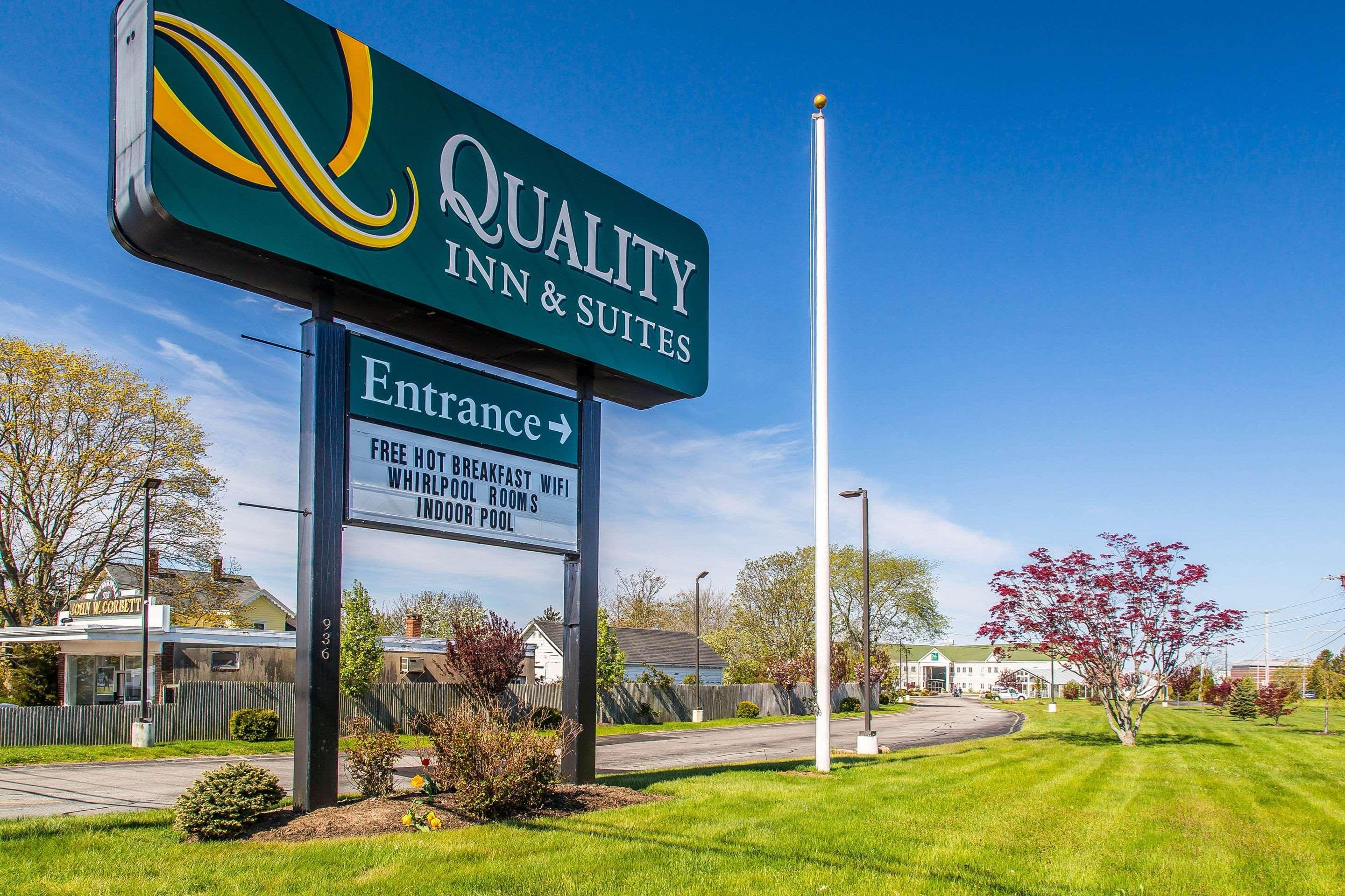 Quality Inn And Suites Newport - Middletown Exterior photo
